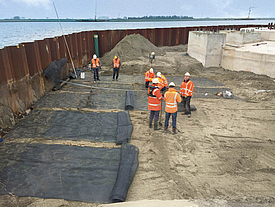 Protección flexible a lo largo de los muros del muelle: Bloque Fortrac