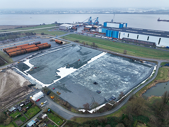 Vías de acceso y zonas de estacionamiento de grúas reforzadas con geomallas en la construcción de parques eólicos Visión general de las vías de acceso reforzadas con geomallas y las zonas de estacionamiento de grúas en la construcción de parques eólicos