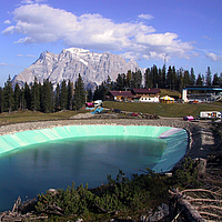 Capa no tejida para sellar un lago de almacenamiento