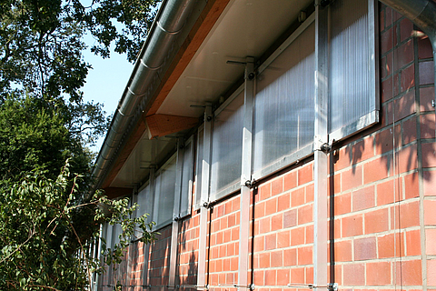 Ventana elevable como sistema de ventilación en el picadero