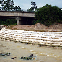 Riberas de los ríos protegidas con bolsas SoilTain