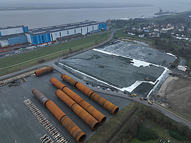 Instalación de geotextil tejido Stabilenka para el refuerzo de la superficie de apoyo de las torres