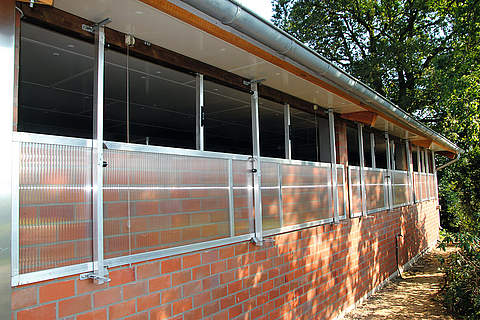 Ventana elevable como sistema de ventilación en el picadero